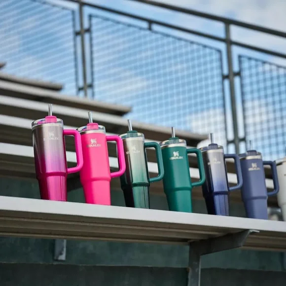 🎉LAST PIECE🎉 Stanley 30 oz. Quencher H2.0 FlowState Tumbler Camelia - Picture 14 of 14